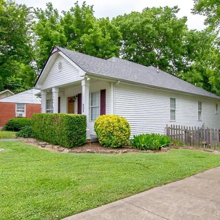 Metropolitan Huge Private Backyard Holiday home Nashville