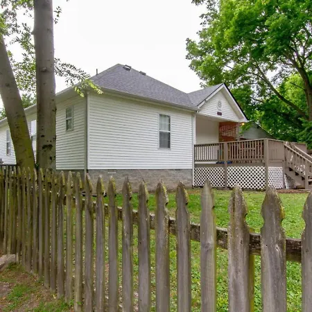 Holiday home Metropolitan Huge Private Backyard Nashville