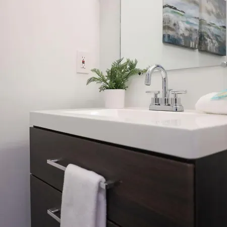 Holiday home Minutes To Broadway Modern Gated Townhome *