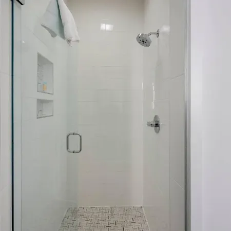 Holiday home Minutes To Broadway Modern Gated Townhome