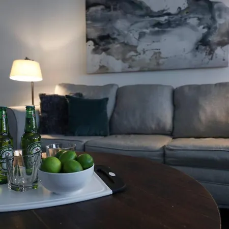 Holiday home Minutes To Broadway Modern Gated Townhome *