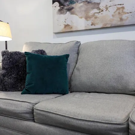 Holiday home Minutes To Broadway Modern Gated Townhome