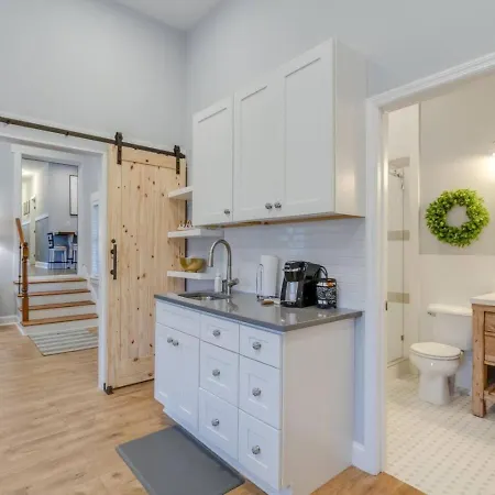 Holiday home Music Charmer Tons Of Beds Thirty Day Minimum Nashville