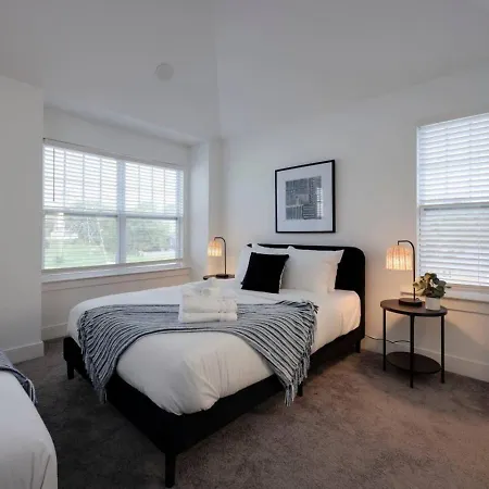 Minutes To Broadway Music Modern Townhome