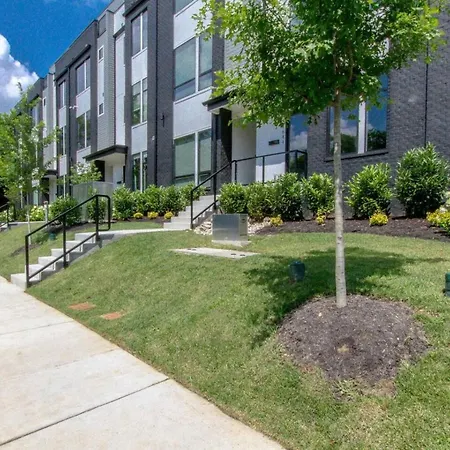 Large Impressive Townhome Private Viewing Terrace Nashville