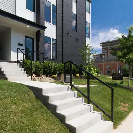 Holiday home Large Impressive Townhome Private Viewing Terrace