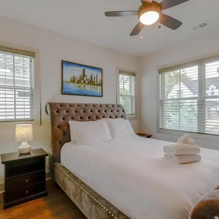 Holiday home Music City Elegance Gorgeous 4 Bedroom Patio Space Nashville