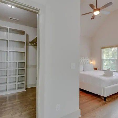 Holiday home Music City Elegance Gorgeous 4 Bedroom Patio Space Nashville