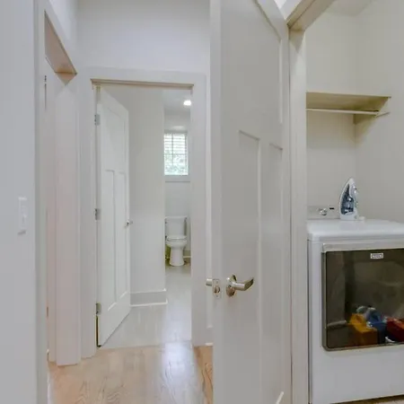Holiday home Music City Elegance Gorgeous 4 Bedroom Patio Space *
