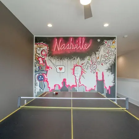 Large Impressive Townhome Private Viewing Terrace Nashville