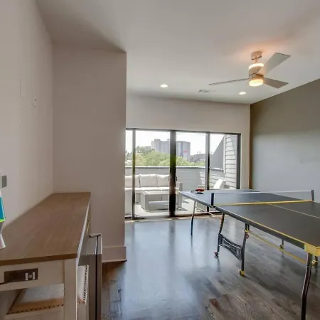 Large Impressive Townhome Private Viewing Terrace