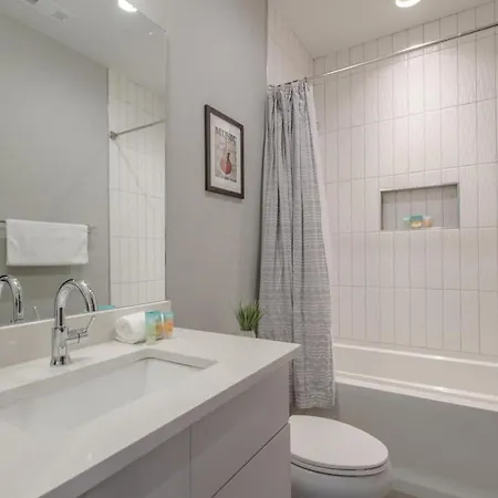 Large Impressive Townhome Private Viewing Terrace Holiday home