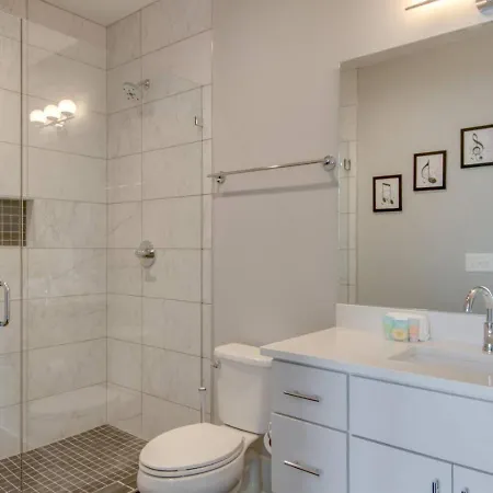 Holiday home Large Impressive Townhome Private Viewing Terrace *
