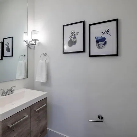 Minutes To Broadway Music Modern Townhome