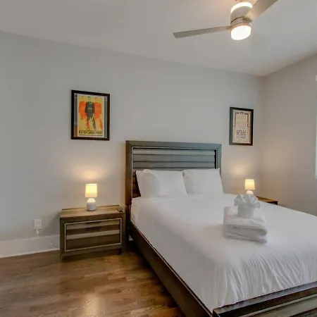Large Impressive Townhome Private Viewing Terrace *