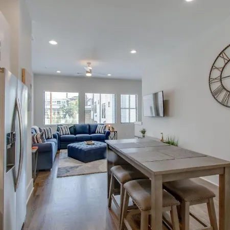Large Impressive Townhome Private Viewing Terrace Holiday home Nashville
