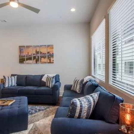 Large Impressive Townhome Private Viewing Terrace Holiday home Nashville