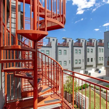 Music Hangout With Rooftop Views And Game Nashville