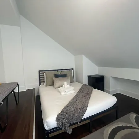 Holiday home Minutes To Broadway Stunning Townhome *
