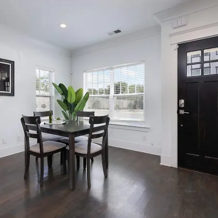 Minutes To Broadway Stunning Townhome * Nashville