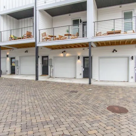 Stylish Luxury Private Rooftop Space Hillsboro