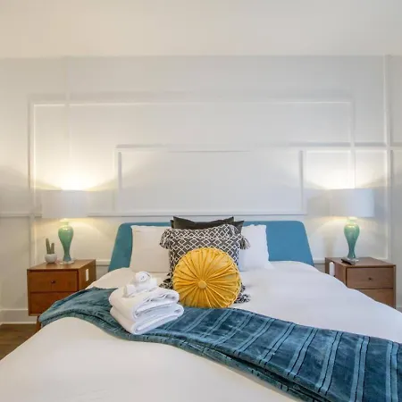 Stylish Luxury Private Rooftop Space Hillsboro Holiday home *