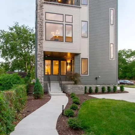 Spacious Gulch Retreat Super Skyline Views Nashville