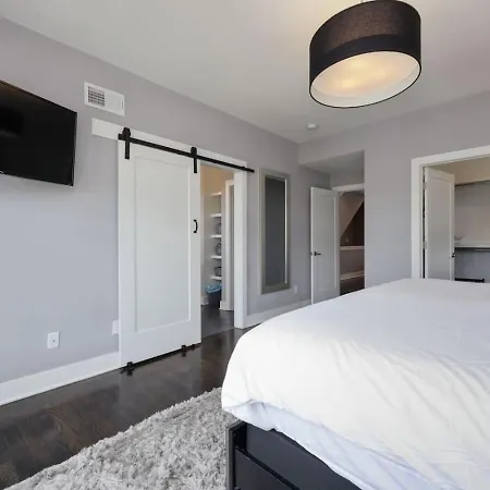 Southside Extraordinaire Walk To Gulch Lux Four Bedroom