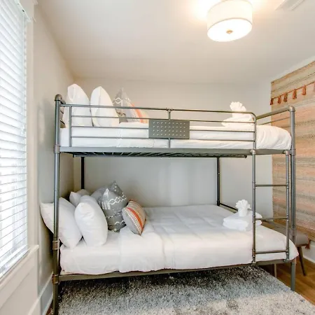 The Pink Door Beauty Stunning And Fresh Holiday home Nashville