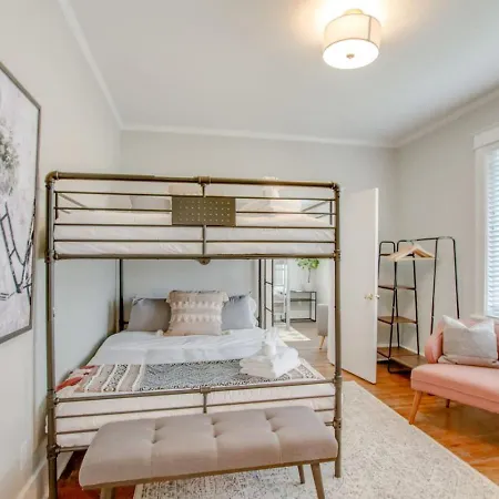 Holiday home The Pink Door Beauty Stunning And Fresh Nashville