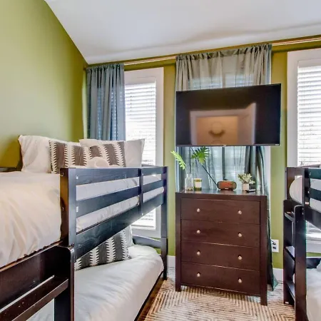 Holiday home Supreme Luxury Minutes To Downtown Five Full Baths *