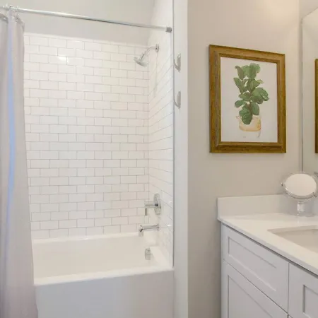 Supreme Luxury Minutes To Downtown Five Full Baths Nashville