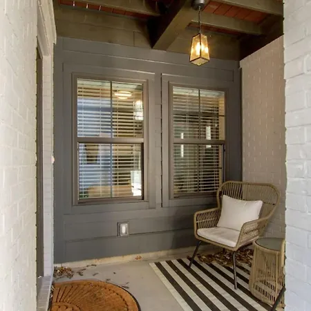 Holiday home Supreme Luxury Minutes To Downtown Five Full Baths