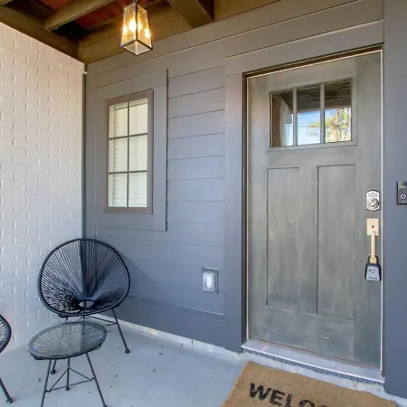Holiday home Supreme Luxury Minutes To Downtown Five Full Baths *