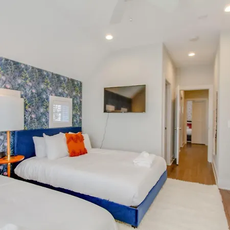 Holiday home Supreme Luxury Minutes To Downtown Five Full Baths