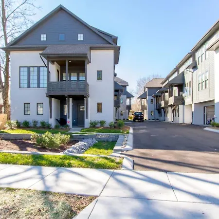 Holiday home Supreme Luxury Minutes To Downtown Five Full Baths *