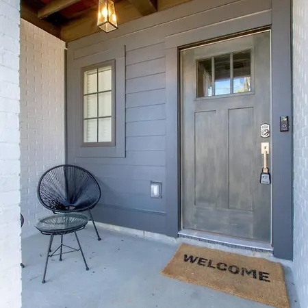 Holiday home Supreme Luxury Minutes To Downtown Five Full Baths *