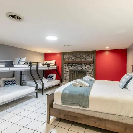 Ultra Super Spot With Pool Holiday home