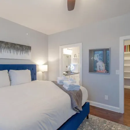 Holiday home Modern Eastside Escape