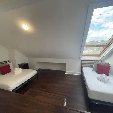 Luxurious Townhome Music Group Retreat *