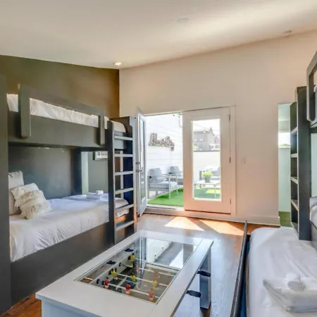 Urban Living- Rooftop Hangout- Hillsboro Village Holiday home Nashville