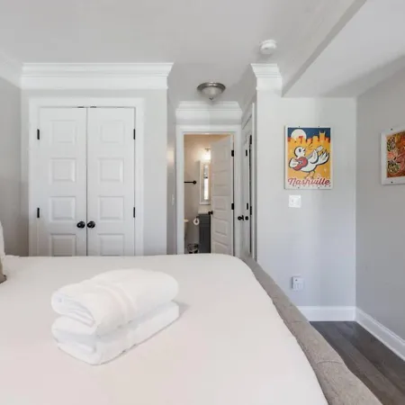 Holiday home The Archer Three Bedroom Three And A Half Bath Music Row And Gulch Luxury Nashville