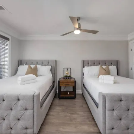 The Archer Three Bedroom Three And A Half Bath Music Row And Gulch Luxury Holiday home *