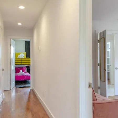 Holiday home Howdy House New And Trendy With Rooftop Deck Nashville