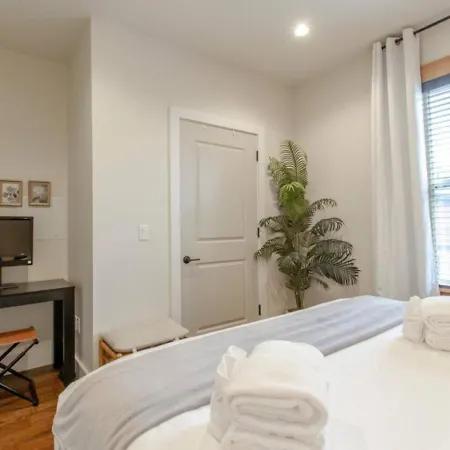 Amazing Amenities And Location - 1 Bedroom * Nashville