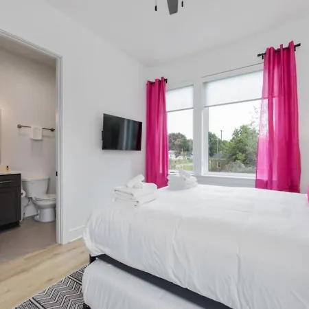 The Ryman 4 Bedroom Haven With Scenic Rooftop