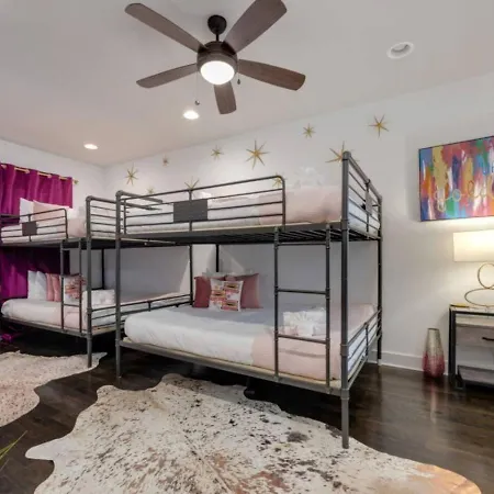 Nashvilla Townhome Gigantic Rooftop Pure Luxury Holiday home Nashville