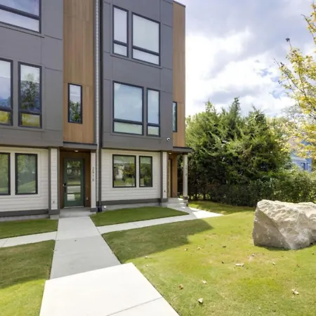 The Ryman 4 Bedroom Haven With Scenic Rooftop *