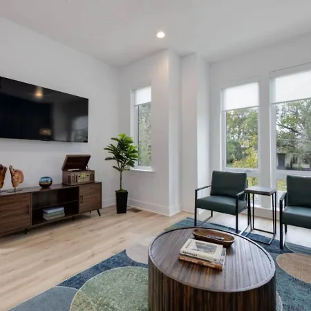Holiday home The Ryman 4 Bedroom Haven With Scenic Rooftop