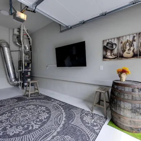 Tennessee Whiskey Townhome 4bd 4.5bth